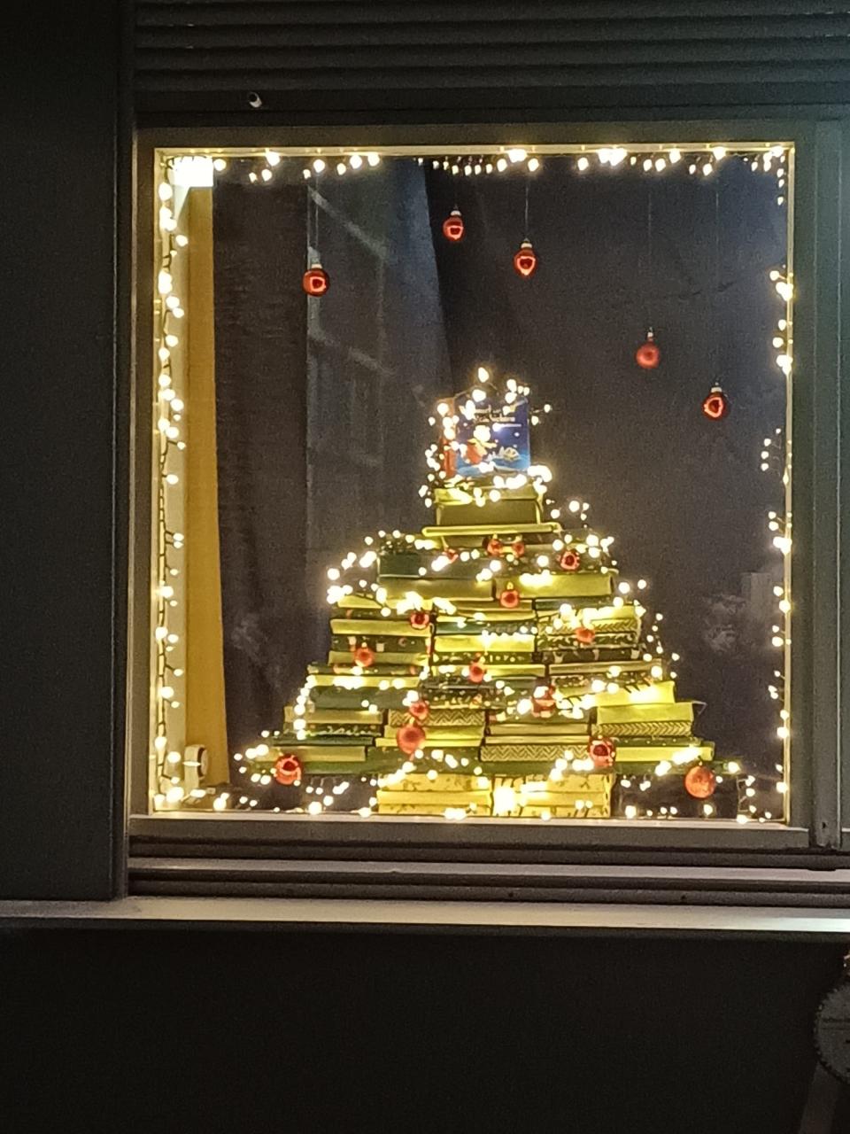 Bücherweihnachtsbaum