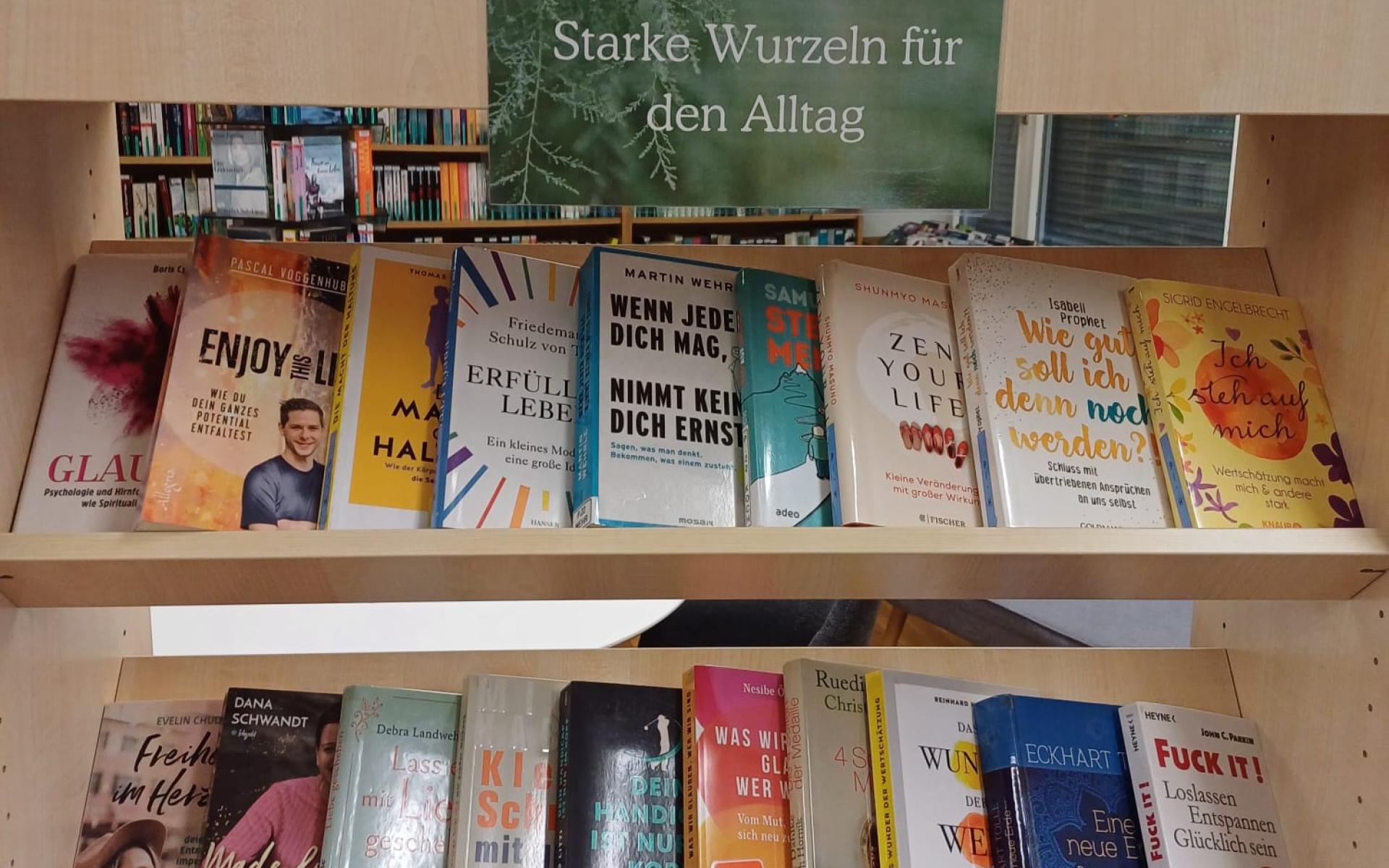 Präsentationsregal März